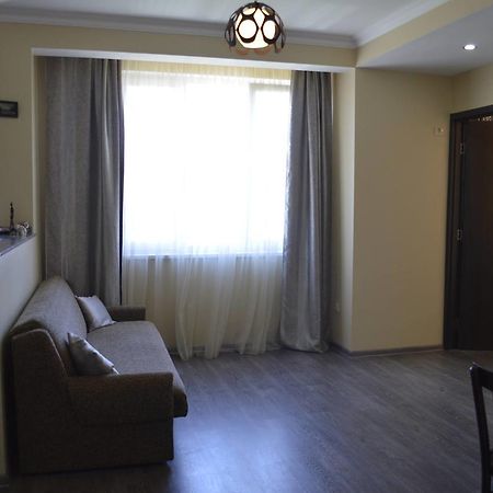 Apartment Near Park 36 Batumi Esterno foto