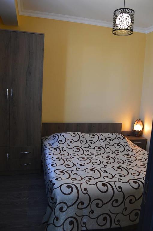 Apartment Near Park 36 Batumi Esterno foto
