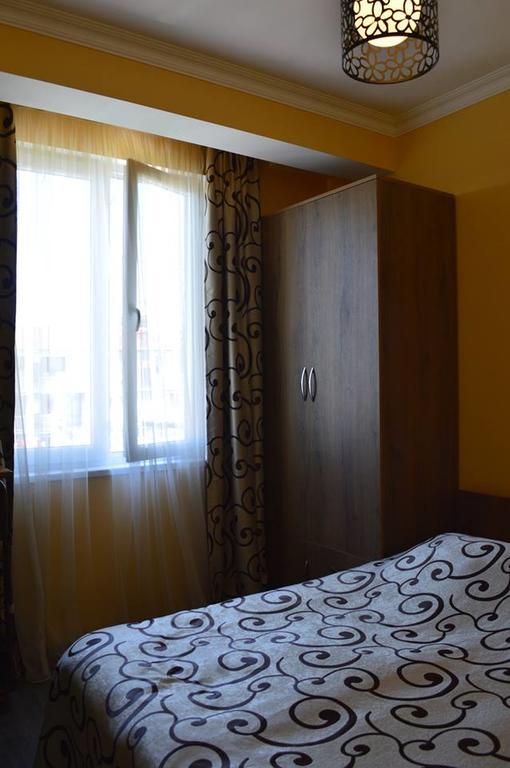 Apartment Near Park 36 Batumi Esterno foto