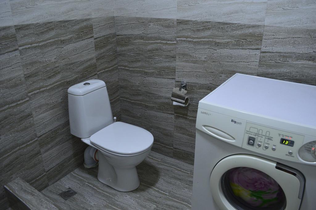 Apartment Near Park 36 Batumi Esterno foto