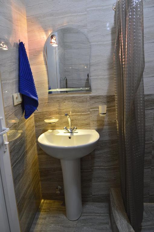 Apartment Near Park 36 Batumi Esterno foto