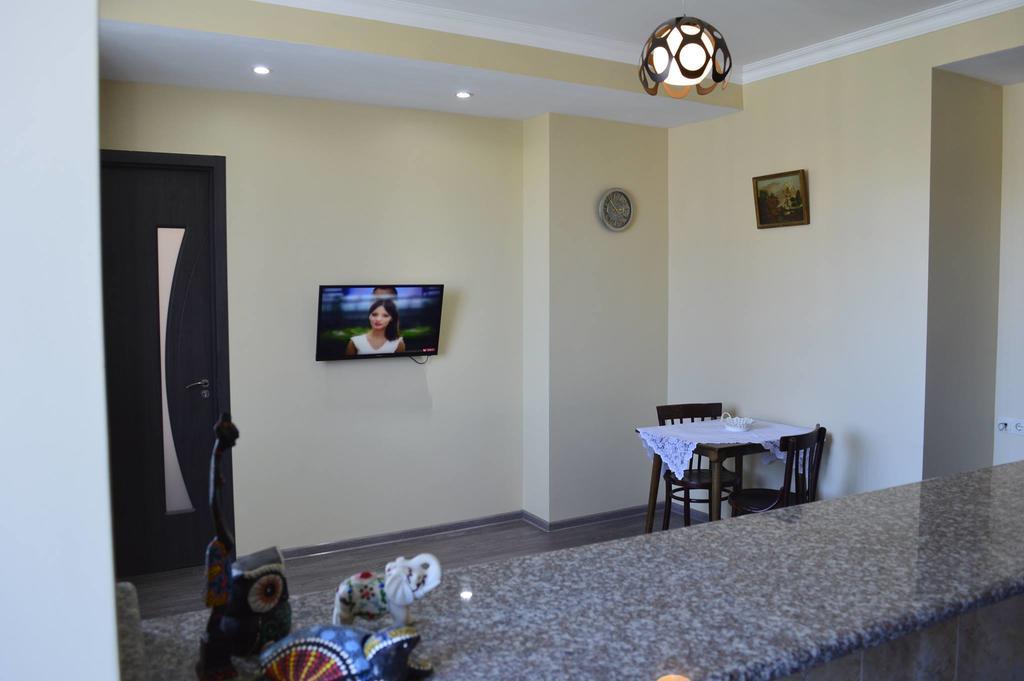 Apartment Near Park 36 Batumi Esterno foto
