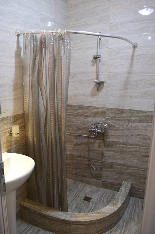 Apartment Near Park 36 Batumi Esterno foto